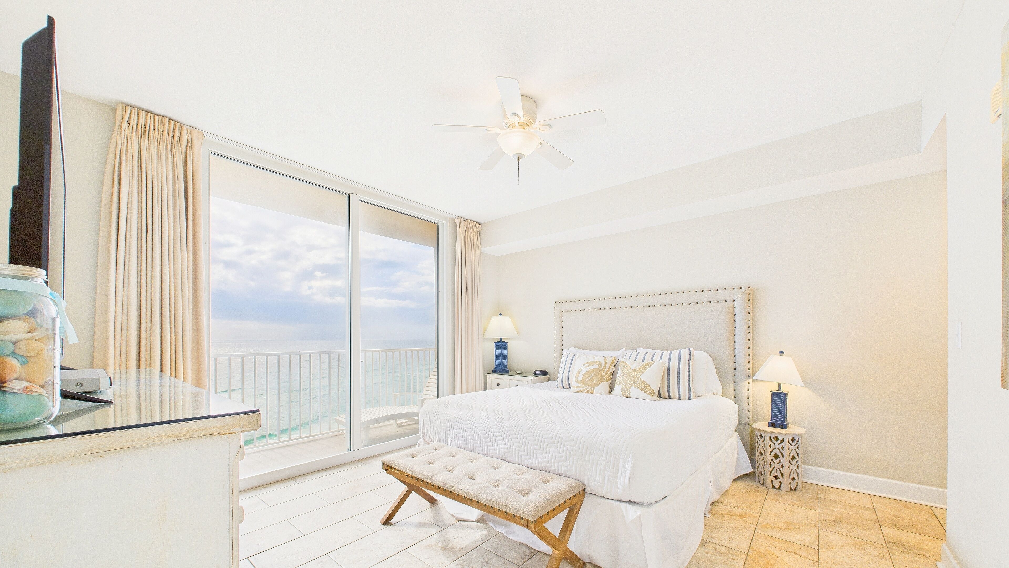 1 slaapkamer, een bureau, gratis wifi, beddengoed