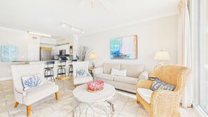 TV - Coastal Serenity 712- sleeps 6- Gulf Views (Panama City Beach)