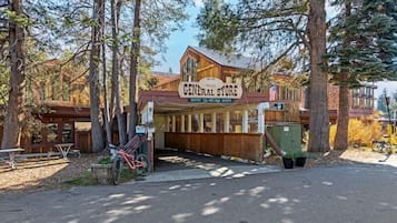 Condo, 2 Bedrooms | Exterior