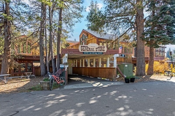 Condo, 2 Bedrooms | Exterior