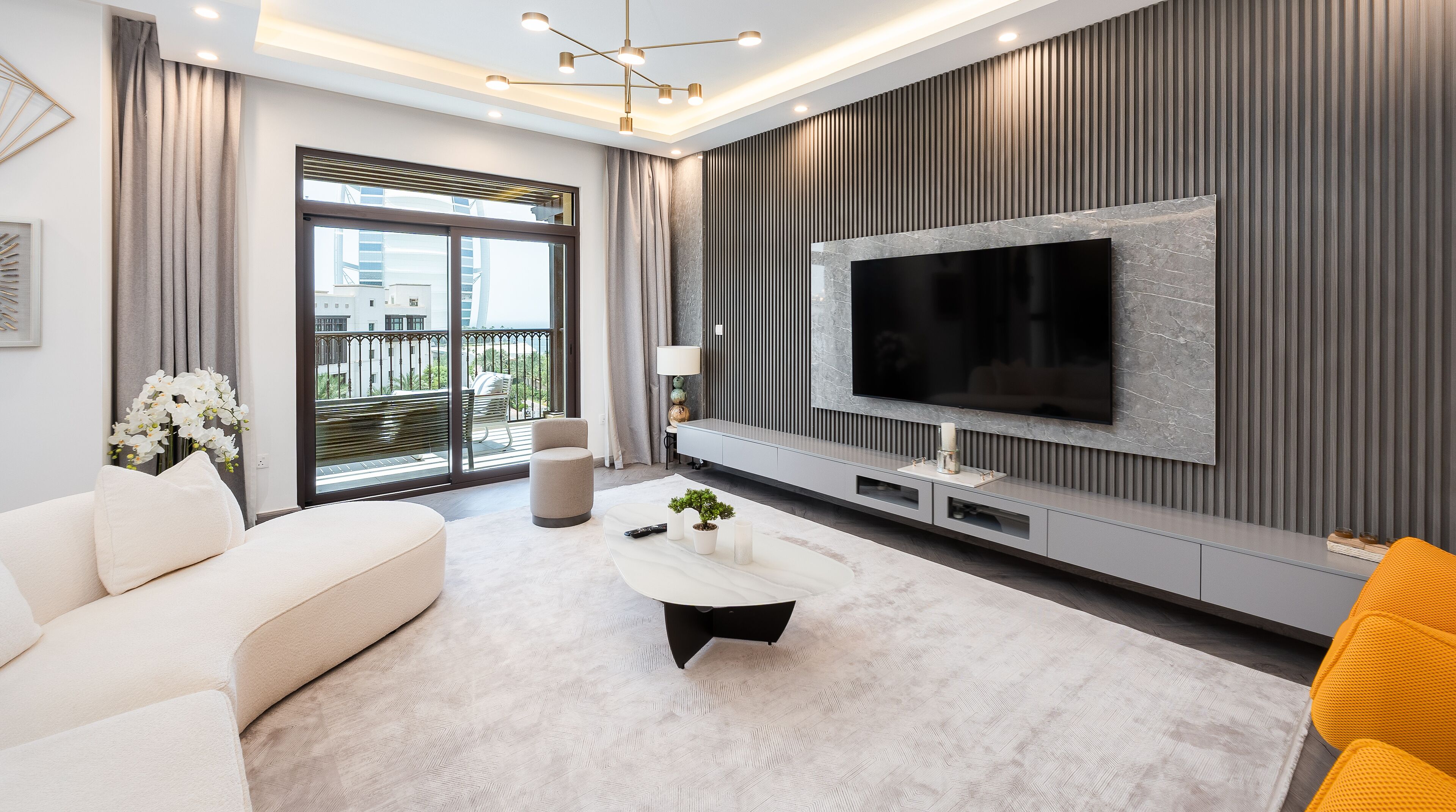 ซิกเนเจอร์อพาร์ทเมนท์, 4 ห้องนอน, ริมชายหาด | บริเวณนั่งเล่น | ทีวี