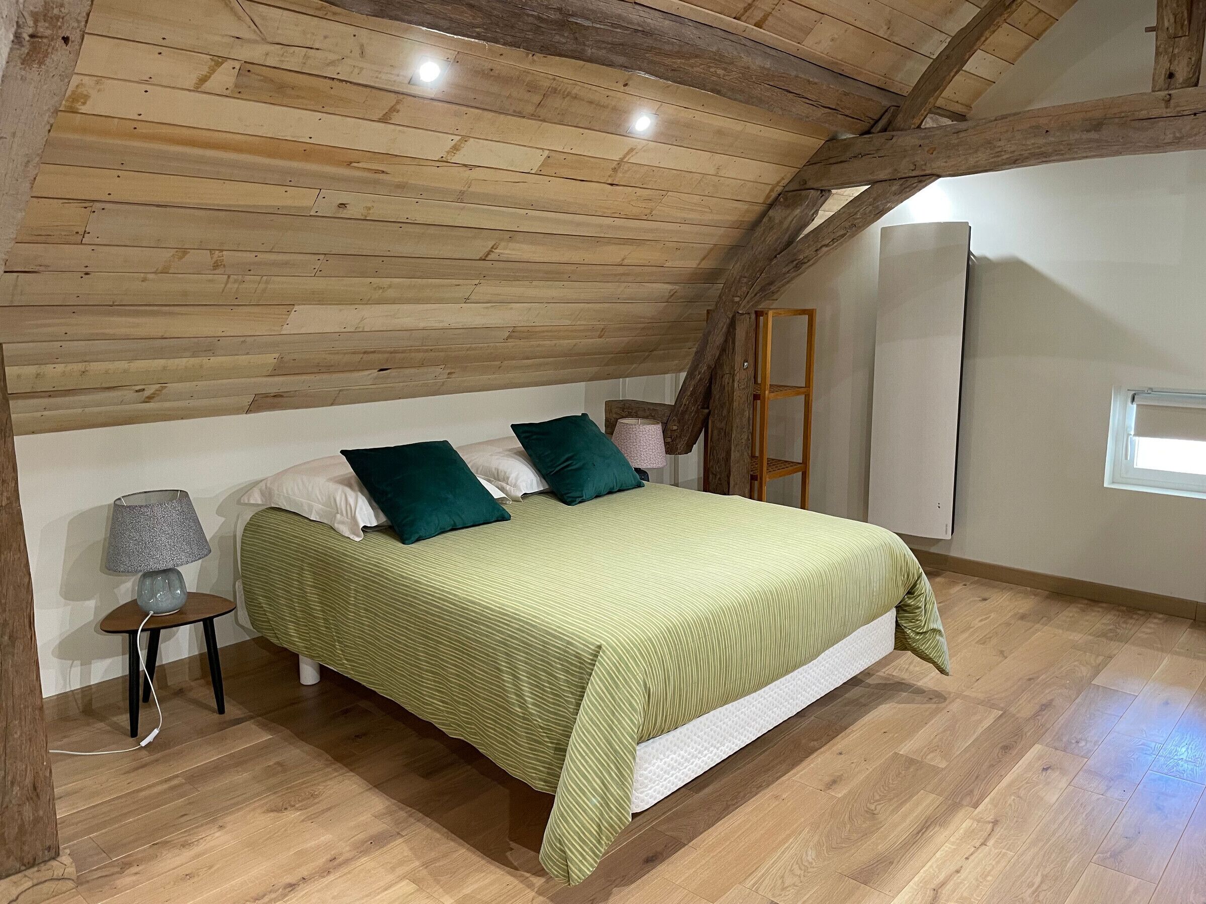 1 bedroom, bed sheets