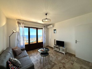 TV - 1-room apartment with parking in Ajaccio (Ajaccio)