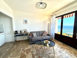 TV - 1-room apartment with parking in Ajaccio (Ajaccio)