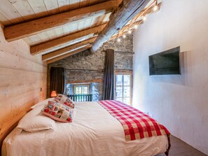 4 bedrooms, free WiFi, bed sheets