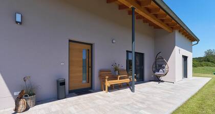 Where the cow, fox and hare say goodnight?