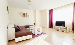 Living area - Cozy 2-bedroom apartment in welcoming Nessebur with AC, WiFi (Nessebur)