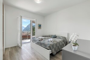 3 bedrooms, free WiFi, bed sheets