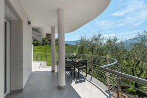 Outdoor dining - Casa Beatrice (Tenno)