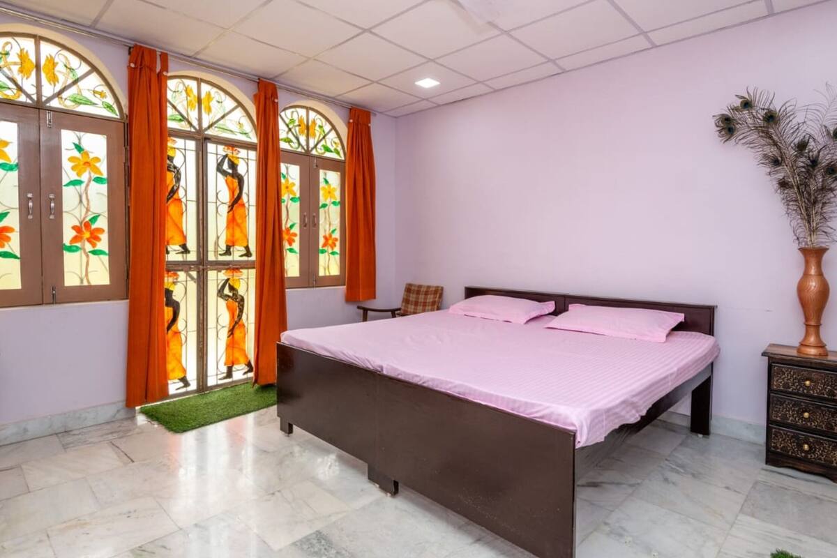 Deluxe Room | WiFi (free), bed sheets