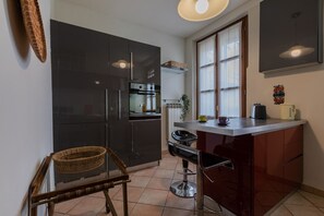 Frigorifero, microonde, forno, lavastoviglie