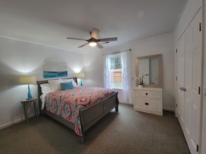 2 chambres, lit parapluie, draps fournis