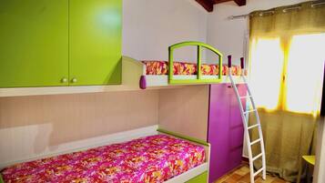 Apartemen, pemandangan laut | Tempat tidur bayi (biaya tambahan), Wi-Fi gratis, dan seprai linen