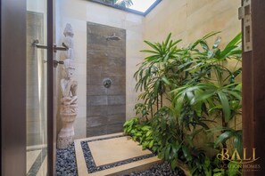 Property grounds - Villa Novaku, Bali - An escape from hectic life in central Seminyak! (Kecamatan Kuta)