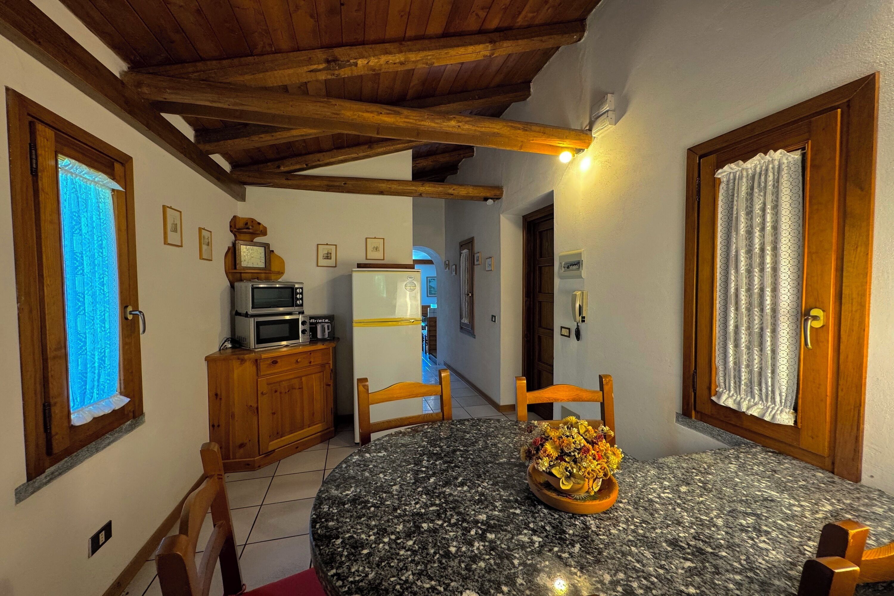 Family Townhome, Multiple Bedrooms, Mountainside (Villetta Alessia) | Dining