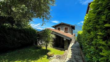 Maison mitoyenne Familiale, plusieurs chambres, cÎté montagne (Villetta Alessia) | Extérieur