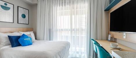 Estúdio superior, sacada, vista para a cidade | 1 quarto, cofres nos quartos, escrivaninha