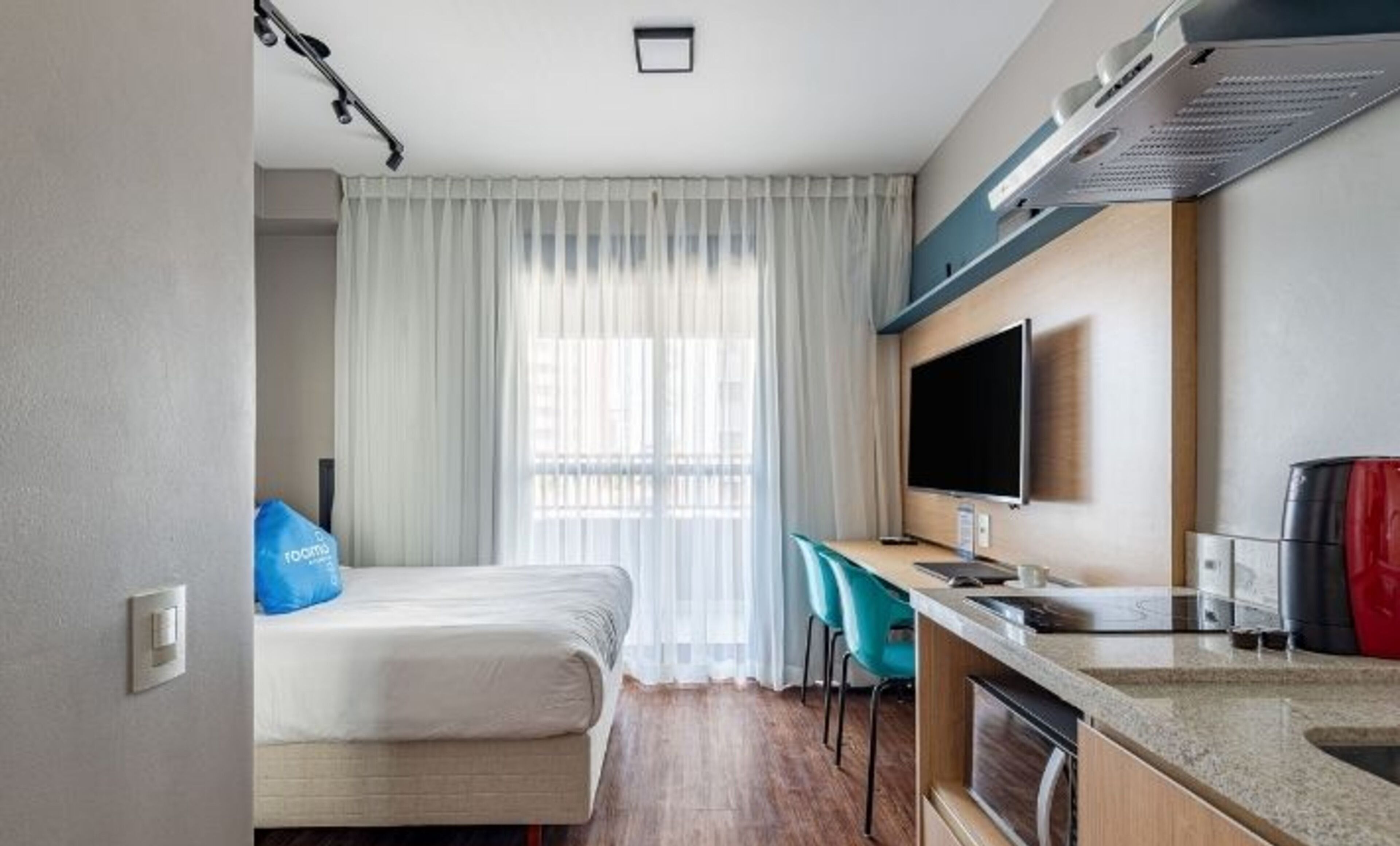 Superior Studio, Balcony, City View | In-room safe, desk, laptop workspace, blackout drapes