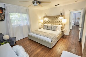 4 bedrooms, desk, iron/ironing board, travel cot - Luxury 4BR Oasis–Private Pool, Cabana & Concierge Hosting Family & Pet-Friendly (El Portal)