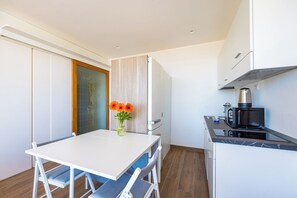 Stúdíóíbúð með útsýni (1 Bedroom - Doppia Deluxe- Camera 5) | Einkaeldhús | Örbylgjuofn, rafmagnsketill