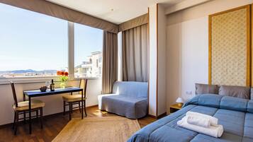 Tripla panoramica (1 Bedroom-Triple Superior-Camera 2) | 1 camera, postazione laptop, lenzuola