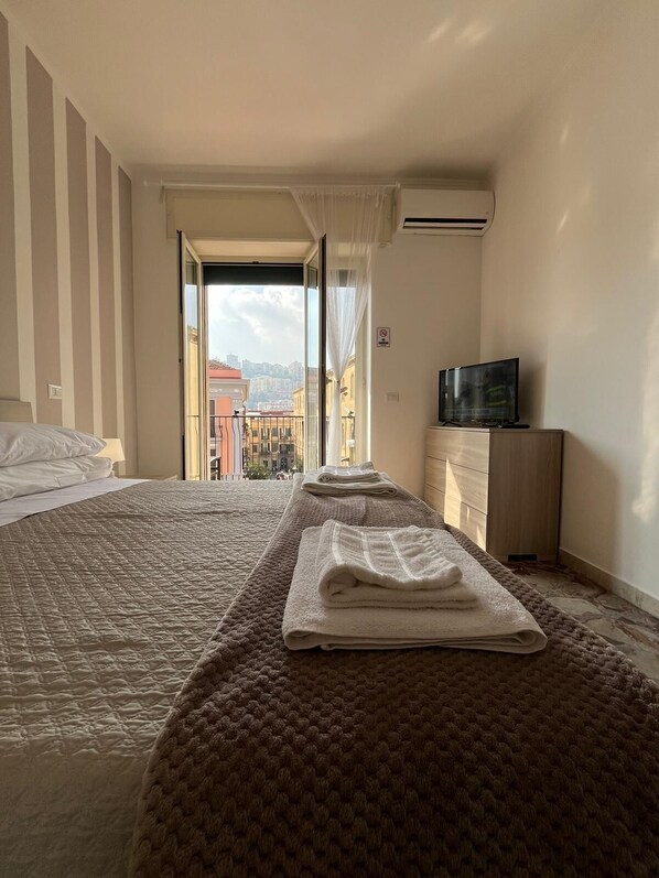 3 Schlafzimmer, Schreibtisch, Bügeleisen/Bügelbrett, kostenloses WLAN