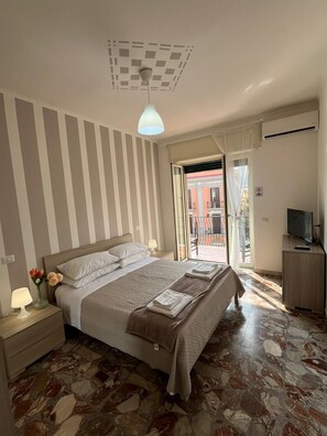 3 sovrum, skrivbord, strykjärn/strykbräda och gratis wi-fi