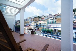 Property grounds - Toto's house with panoramic terrace. (Napoli)