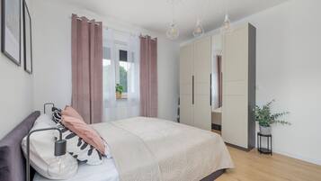 Apartment, 1 Bedroom, Balcony | 1 bedroom, desk, laptop workspace, bed sheets