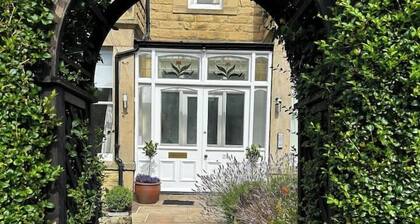 Spacious & Bright 3 bed Harrogate Apartment