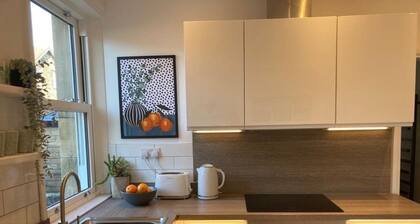 Garden Apartment, Central Harrogate with parking