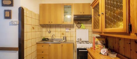 KĂŒhlschrank, Mikrowelle, Ofen, Herdplatte