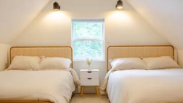 6 bedrooms, WiFi, bed sheets