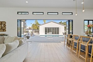 Outdoor dining - 5,500 SF Kierland Oasis w/ Pickleball  (Scottsdale)