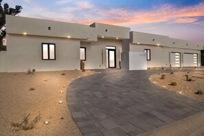 Exterior - 5,500 SF Kierland Oasis w/ Pickleball  (Scottsdale)