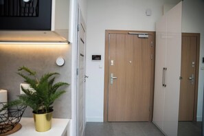 Una televisión de pantalla plana