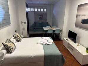 Fer et planche à repasser, accès Internet