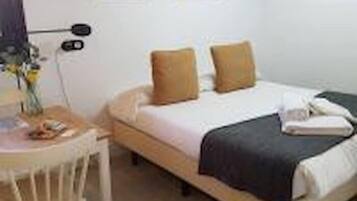 Iron/ironing board, internet, bed sheets