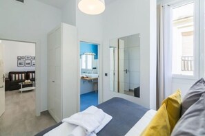 2 bedrooms, iron/ironing board, Internet, bed sheets