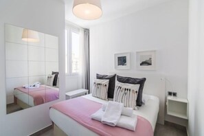 2 bedrooms, iron/ironing board, Internet, bed sheets