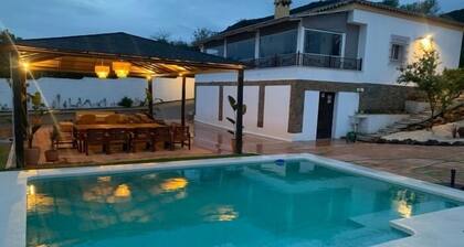 Chalet in Córdoba · 5 bedrooms · 12 beds · 4 baths