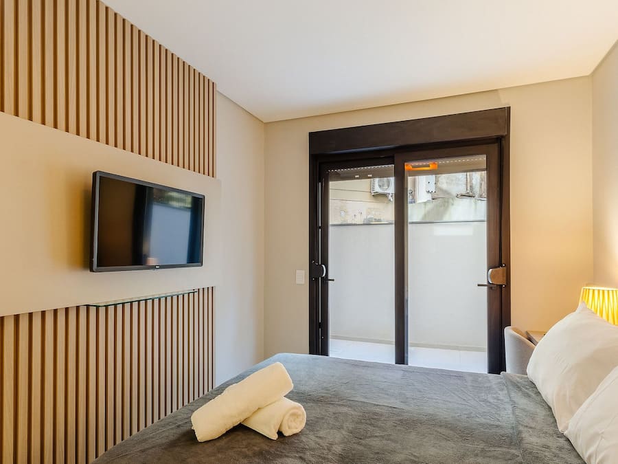 Basic Apartment | Iron/ironing board, WiFi (free), bed sheets