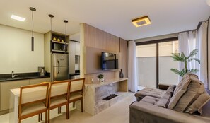 Apartamento básico | Área de estar | Smart TV