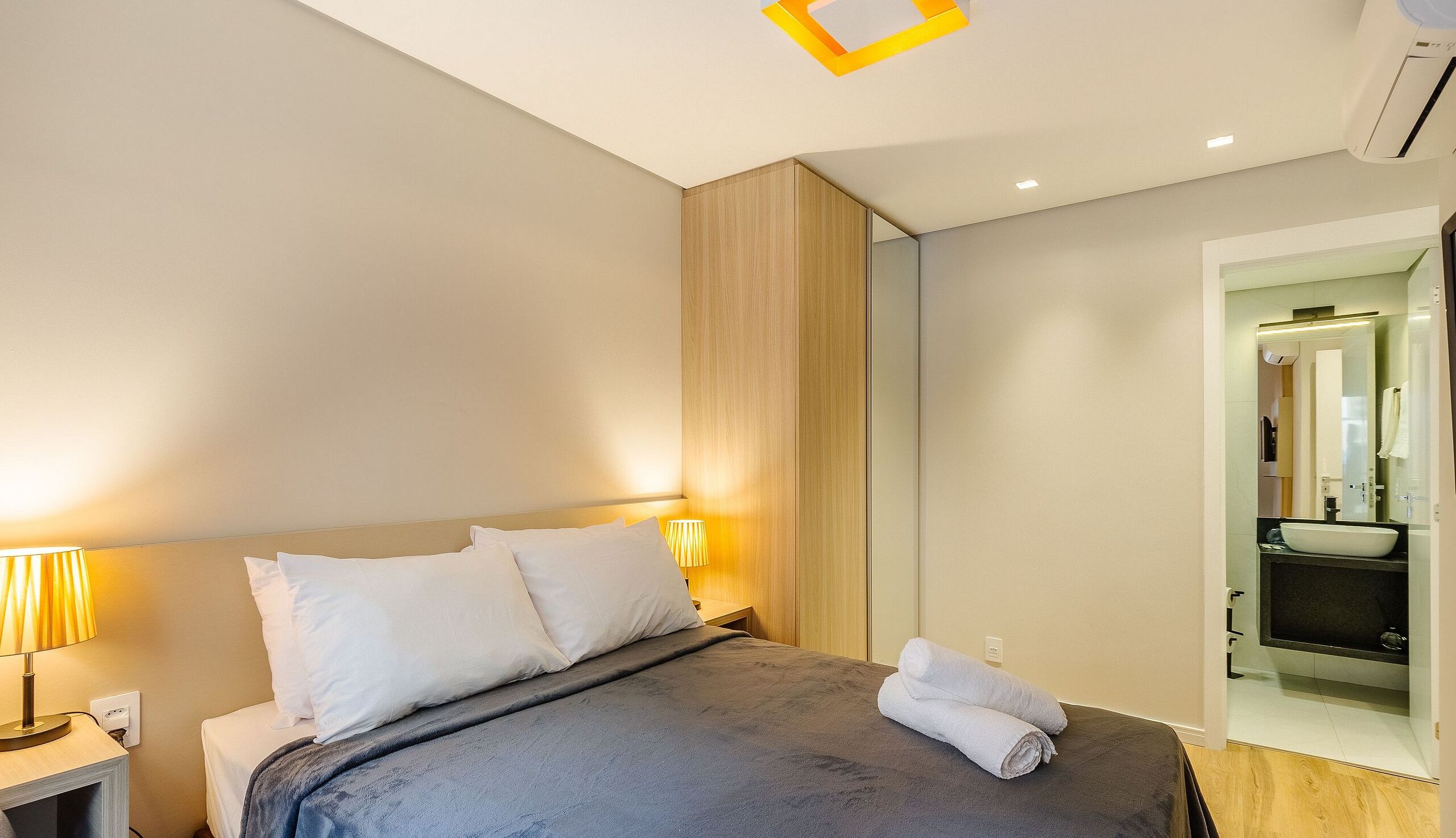 Basic Apartment | Iron/ironing board, WiFi (free), bed sheets