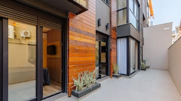 Basic Apartment | Exterior