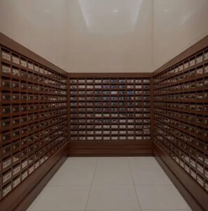 Interior - 8 ADRIATICO RESIDENCES  CONDOTEL STUDIO UNIT  FACING MANILA BAY  (Manila)