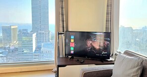 Smart TV - 8 ADRIATICO RESIDENCES  CONDOTEL STUDIO UNIT  FACING MANILA BAY  (Manila)