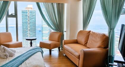 Triple view Condotel Superior manila bay Downtown /st lukes /steps robinson mall