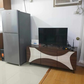 Interior - 8 ADRIATICO RESIDENCES  CONDOTEL STUDIO UNIT  FACING MANILA BAY  (Manila)