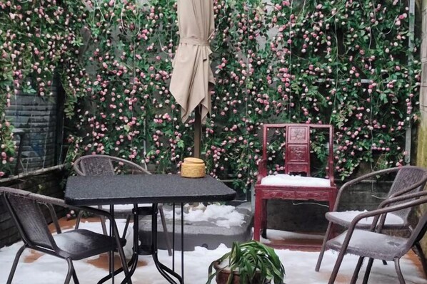 Interior - A Niujia Inn (Fenghuang)